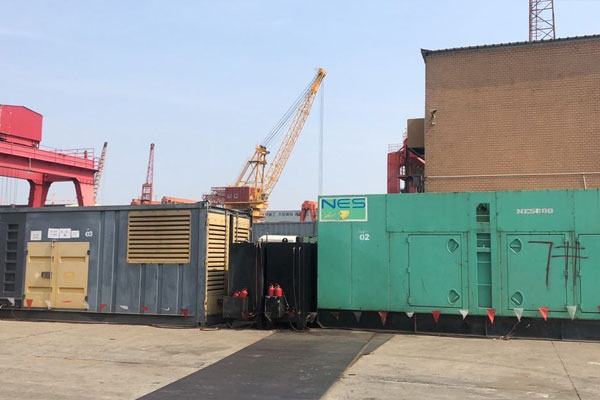 连南发电机出租空气滤清器的清洁频率是多少？